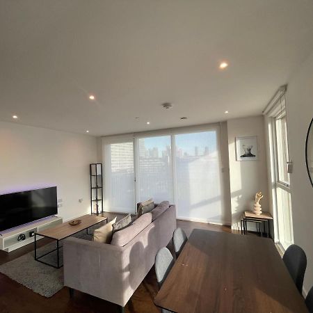 Immaculate 2Bed Apartment In London- City Views 외부 사진